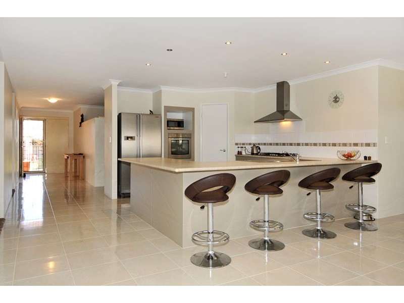 1 Varia Way, Halls Head WA 6210