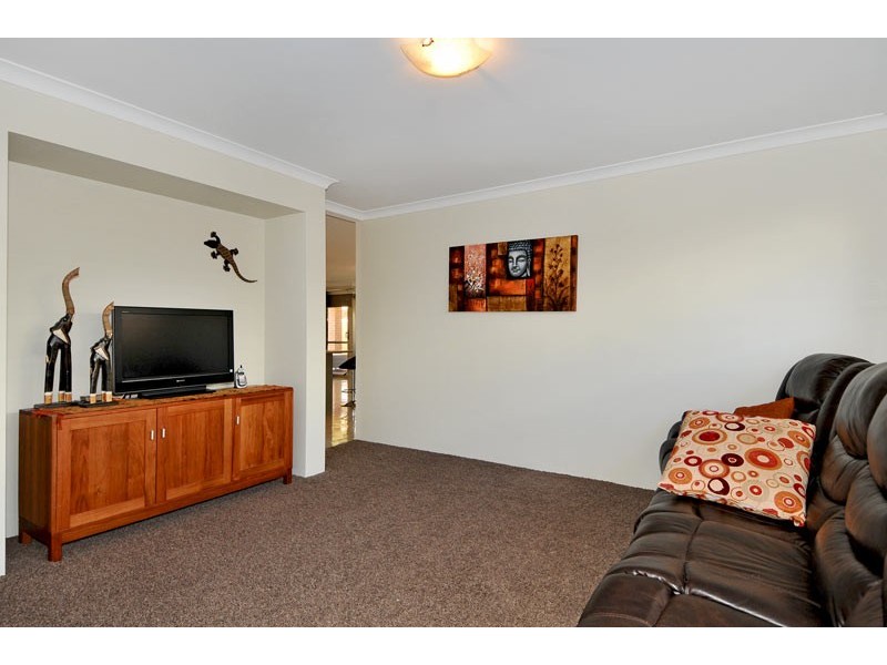 1 Varia Way, Halls Head WA 6210