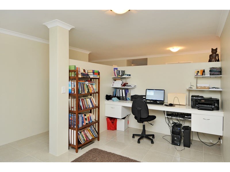 1 Varia Way, Halls Head WA 6210