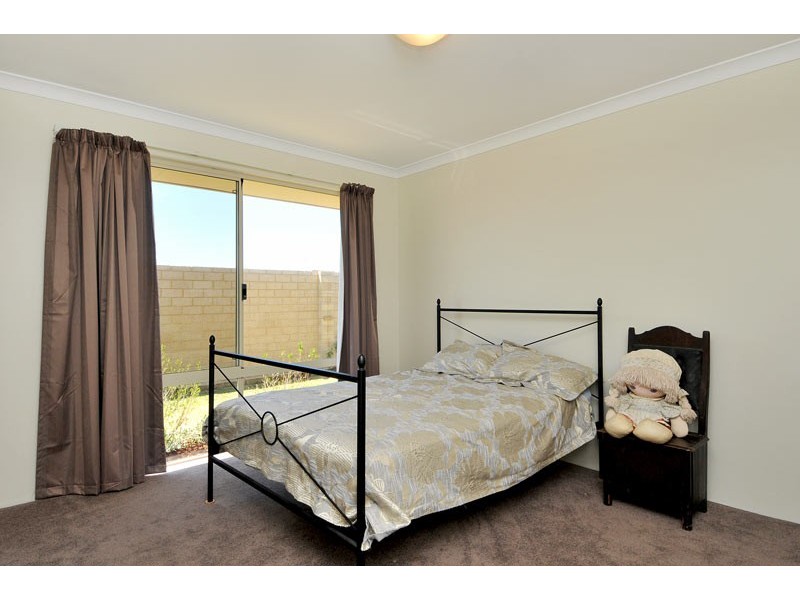 1 Varia Way, Halls Head WA 6210
