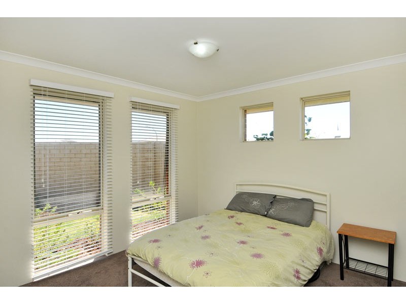 1 Varia Way, Halls Head WA 6210