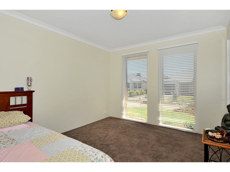 1 Varia Way, Halls Head WA 6210