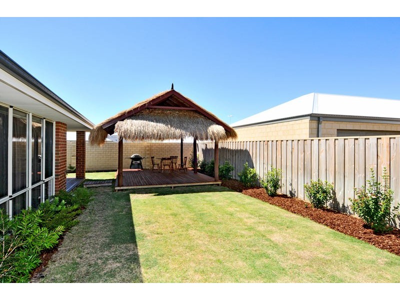 1 Varia Way, Halls Head WA 6210