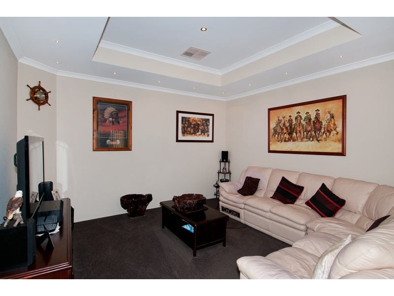 12 Grasshill Grange, Halls Head WA 6210