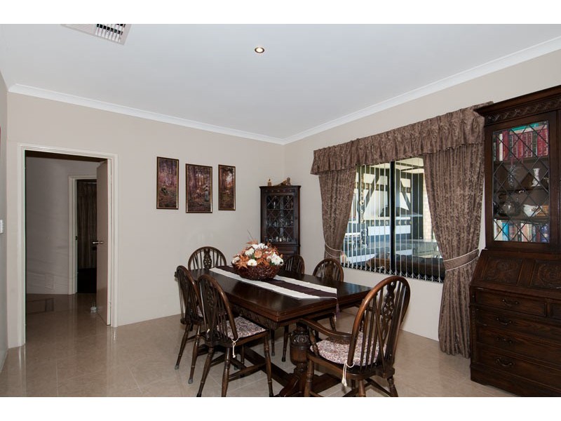 12 Grasshill Grange, Halls Head WA 6210