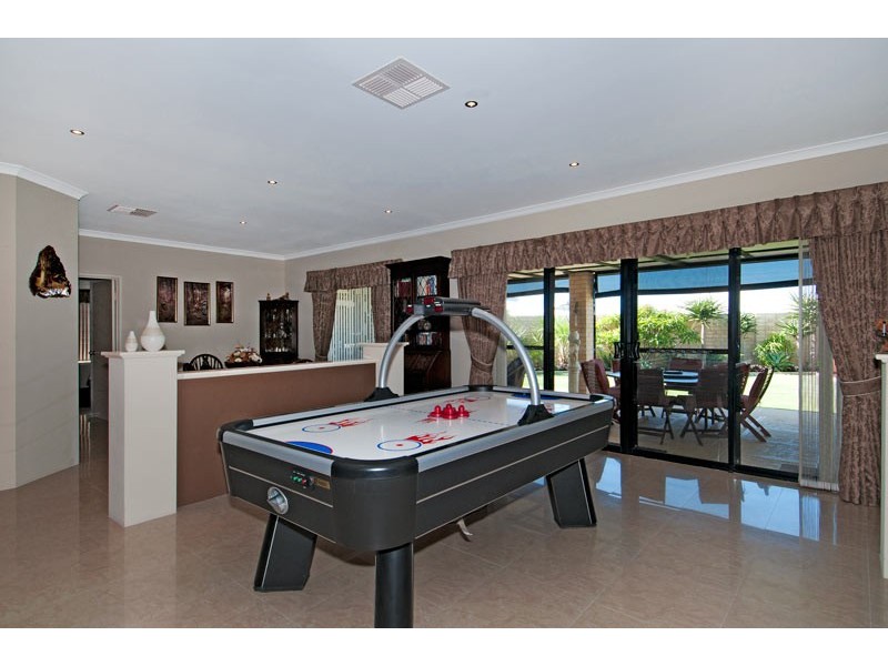 12 Grasshill Grange, Halls Head WA 6210