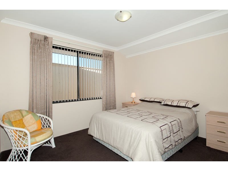 12 Grasshill Grange, Halls Head WA 6210