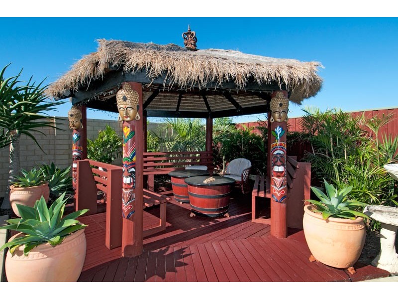 12 Grasshill Grange, Halls Head WA 6210