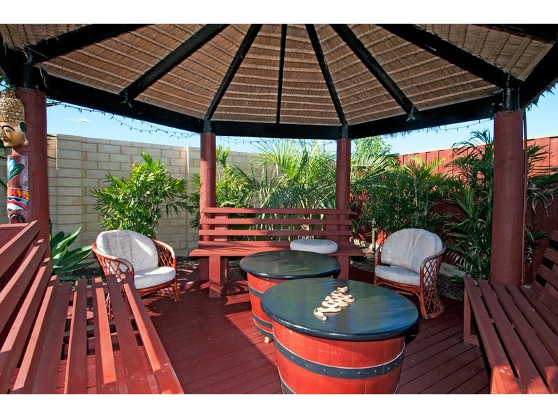 12 Grasshill Grange, Halls Head WA 6210