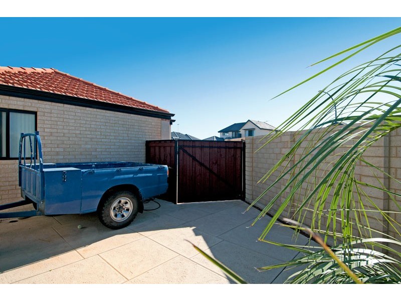 12 Grasshill Grange, Halls Head WA 6210