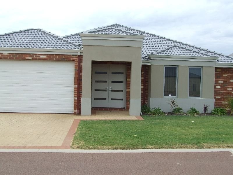 22 Murrin Loop, Lakelands WA 6180