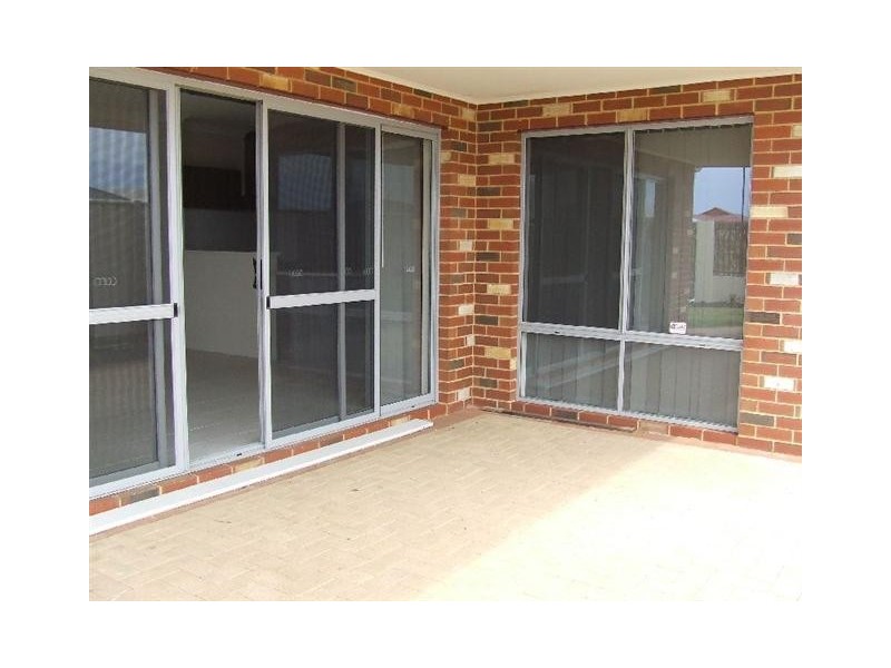 22 Murrin Loop, Lakelands WA 6180