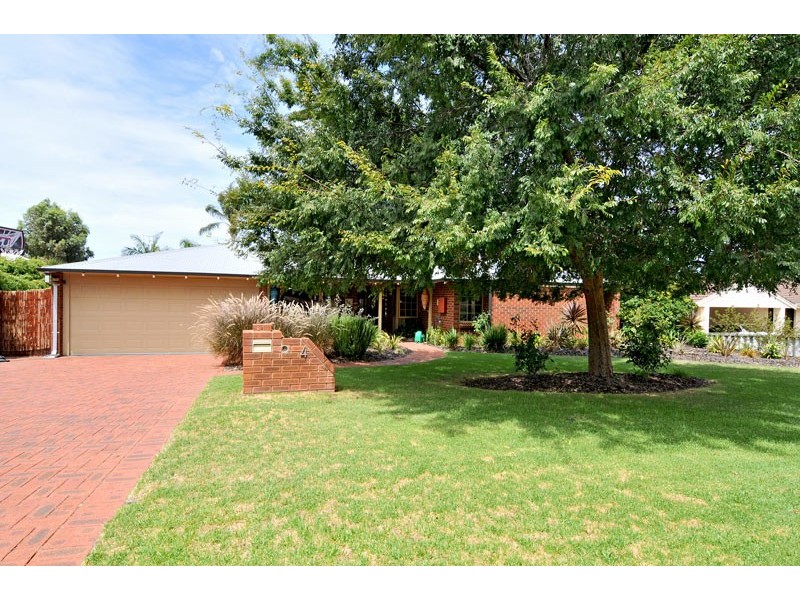 4 Yorrell Place, Halls Head WA 6210