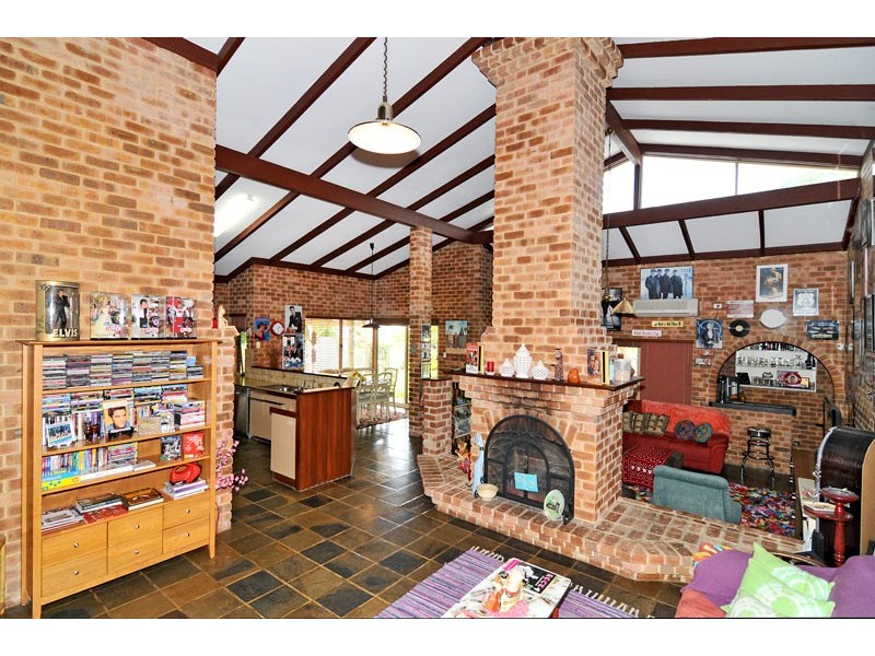 4 Yorrell Place, Halls Head WA 6210