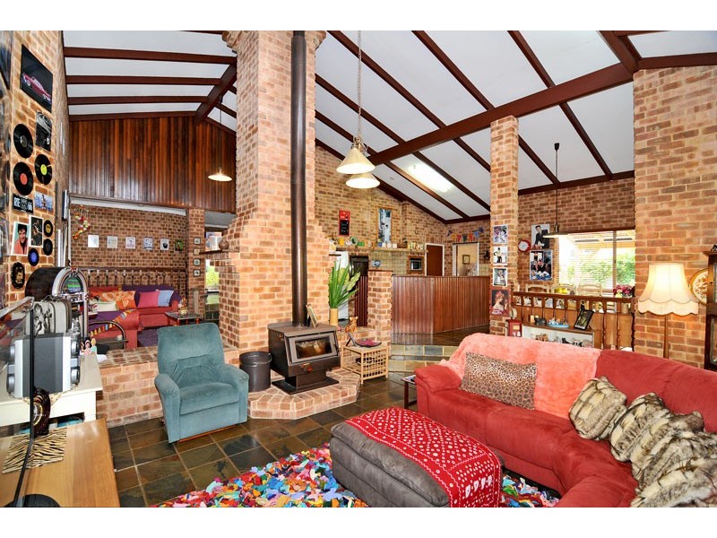 4 Yorrell Place, Halls Head WA 6210