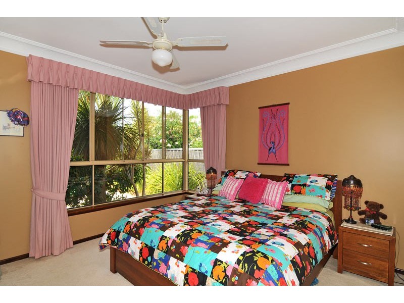 4 Yorrell Place, Halls Head WA 6210