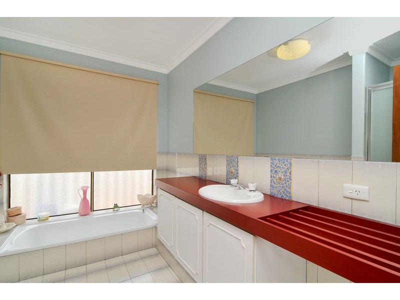 4 Yorrell Place, Halls Head WA 6210