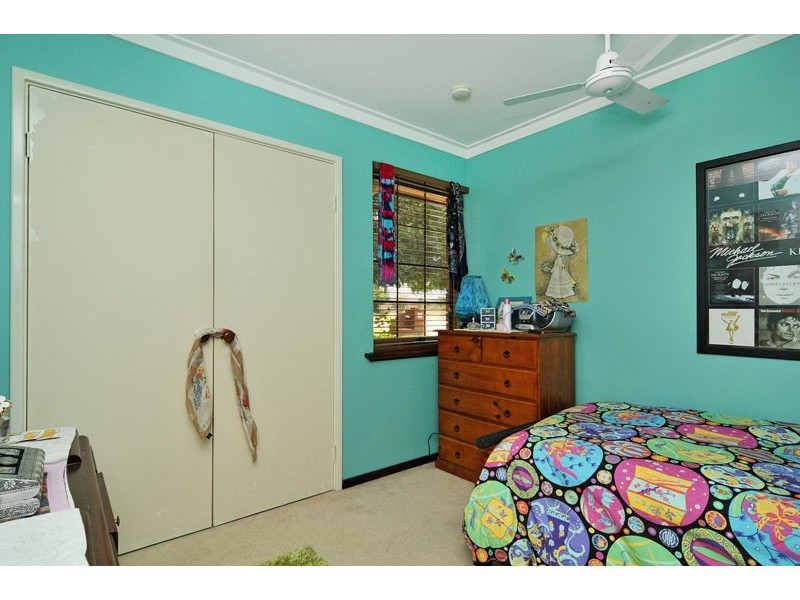 4 Yorrell Place, Halls Head WA 6210