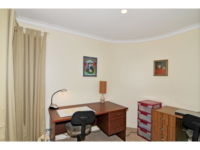 4 Yorrell Place, Halls Head WA 6210