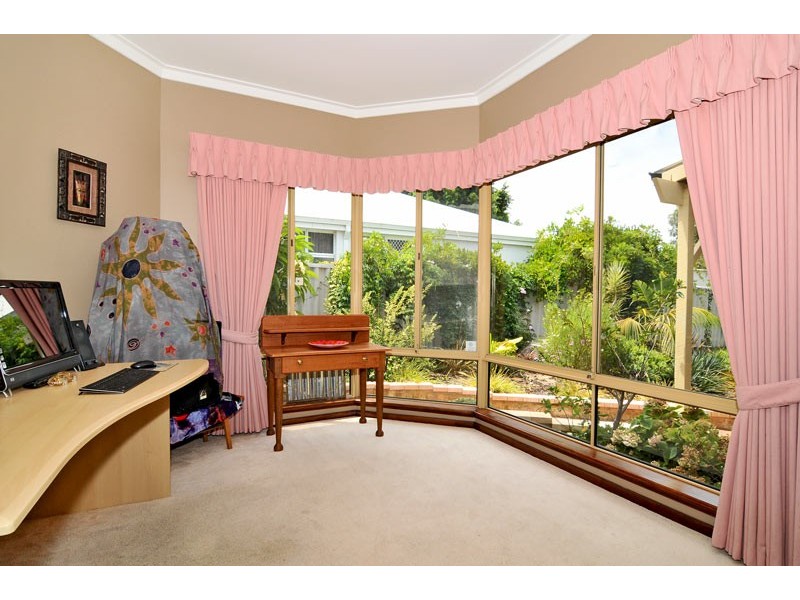 4 Yorrell Place, Halls Head WA 6210