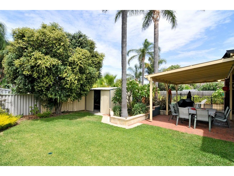 4 Yorrell Place, Halls Head WA 6210