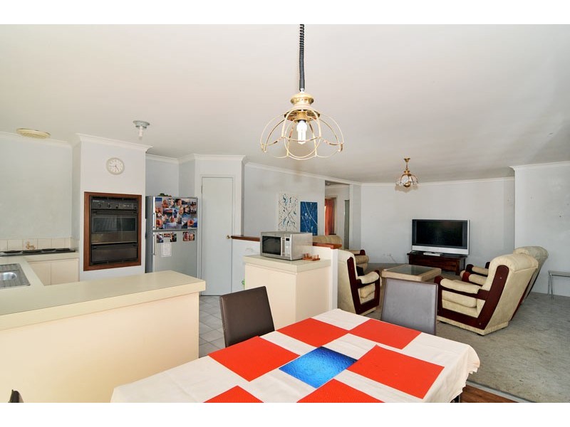 17 Seawind Drive, Silver Sands WA 6210