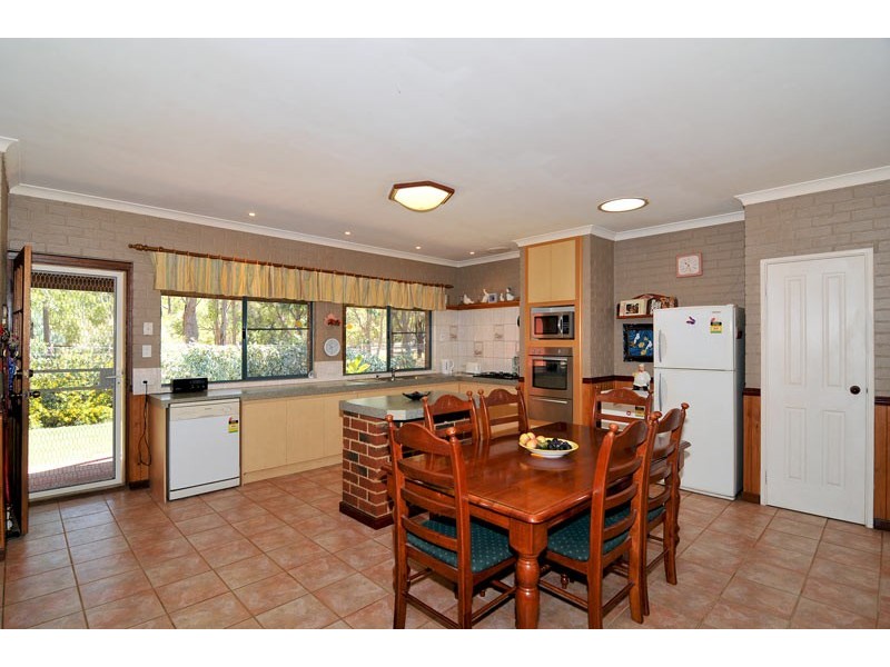 117 Armstrong Hills Drive, Lake Clifton WA 6215