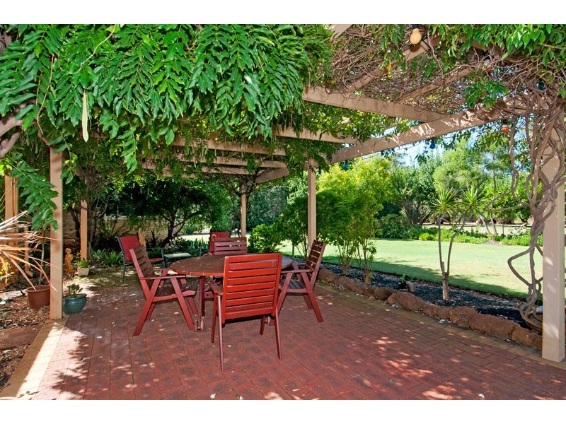 64 Nutbush Avenue, Falcon WA 6210