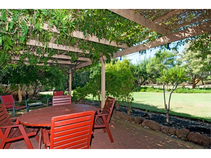 64 Nutbush Avenue, Falcon WA 6210