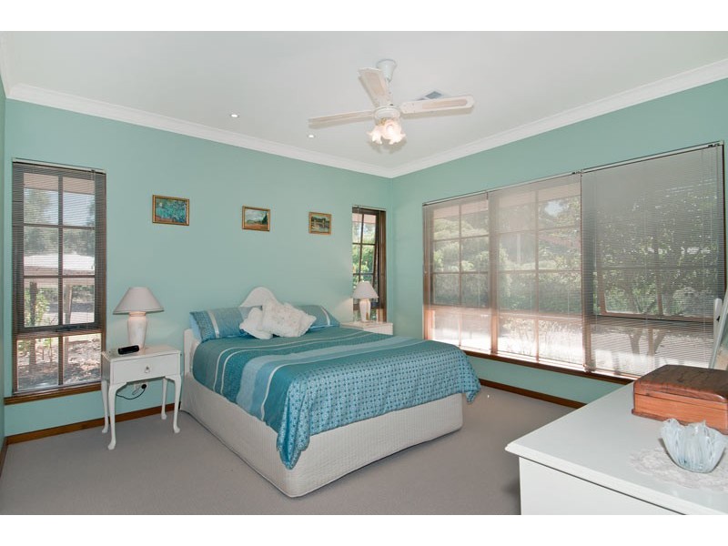 64 Nutbush Avenue, Falcon WA 6210