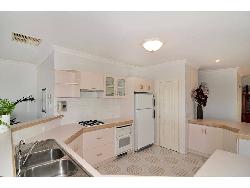 10 Hill Street, Halls Head WA 6210