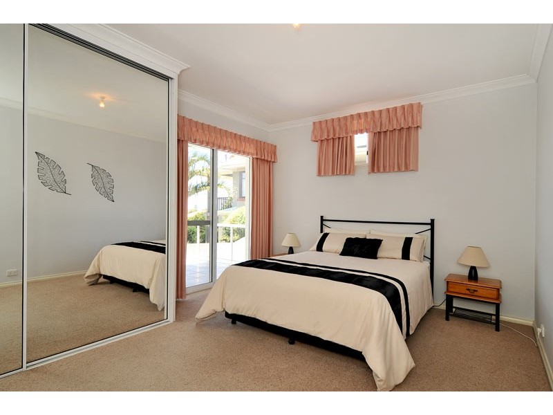 10 Hill Street, Halls Head WA 6210