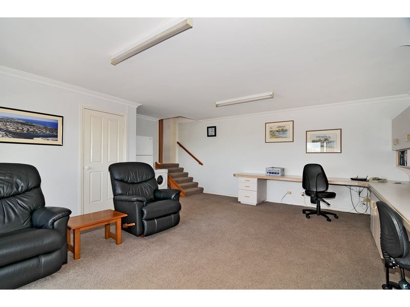 10 Hill Street, Halls Head WA 6210