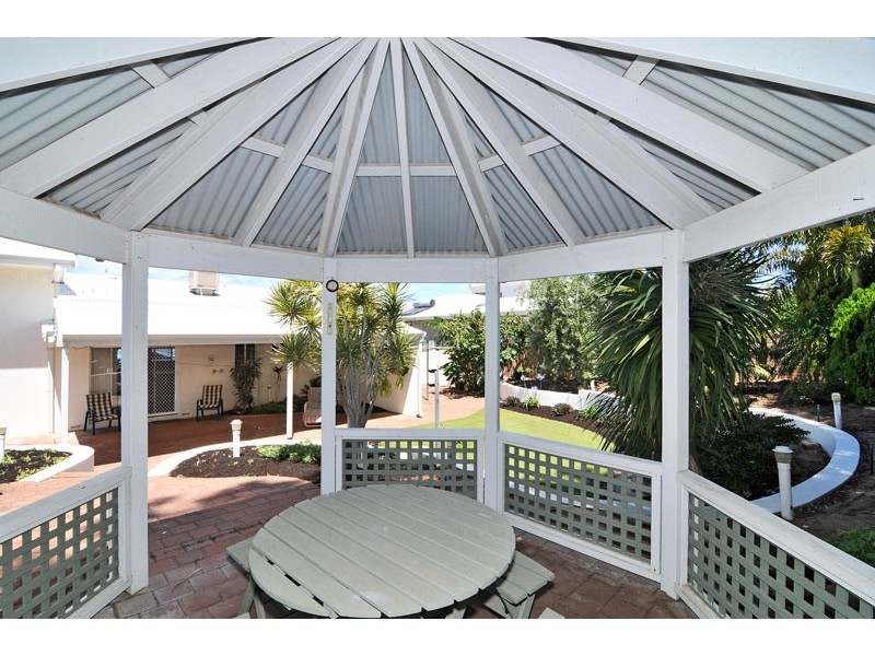 10 Hill Street, Halls Head WA 6210