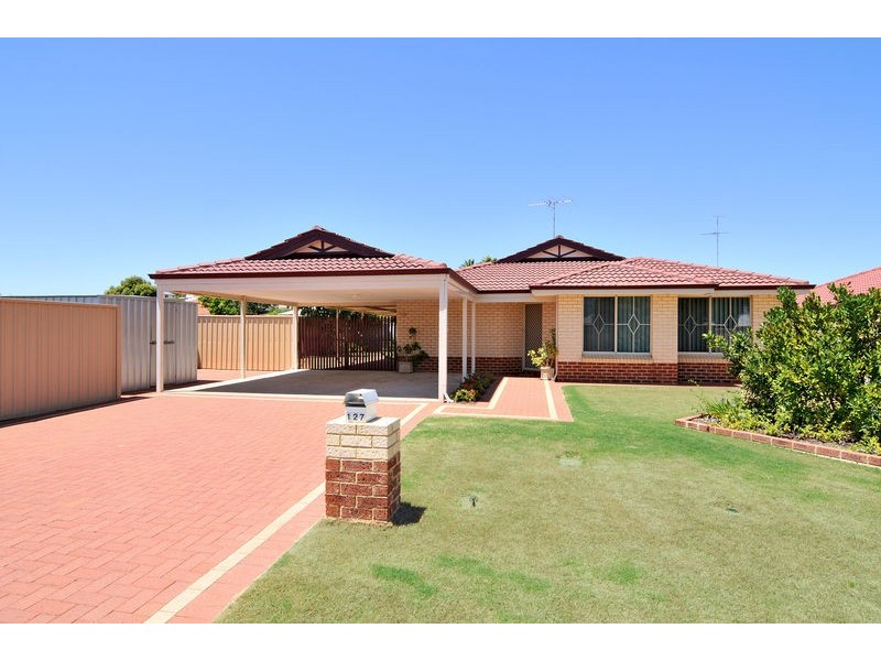 127 Peelwood Parade, Halls Head WA 6210
