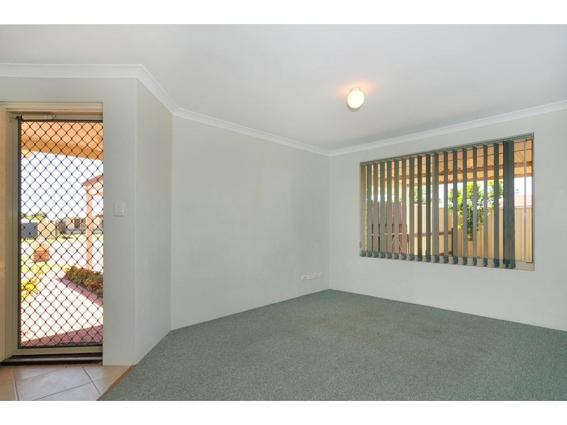 127 Peelwood Parade, Halls Head WA 6210