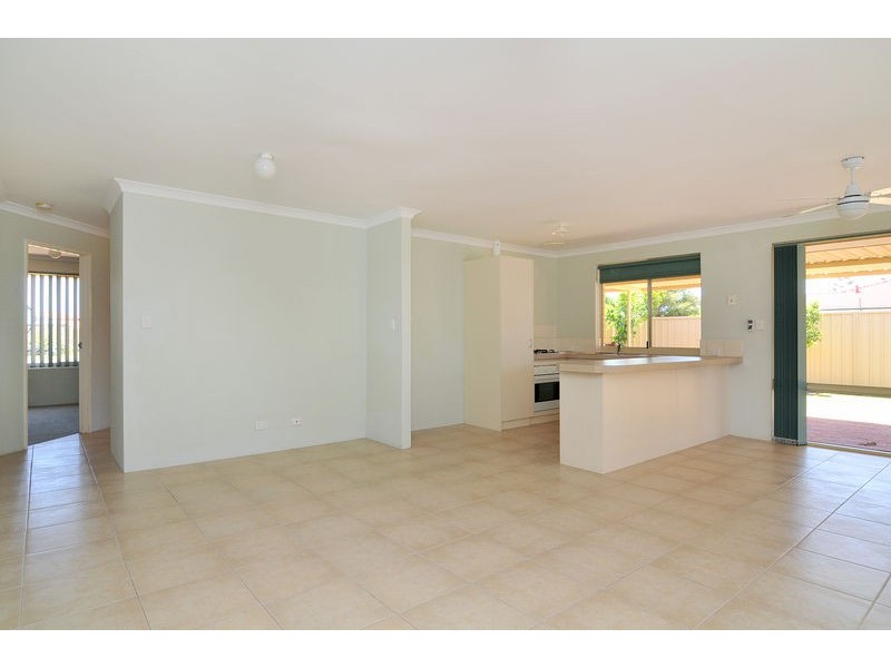 127 Peelwood Parade, Halls Head WA 6210