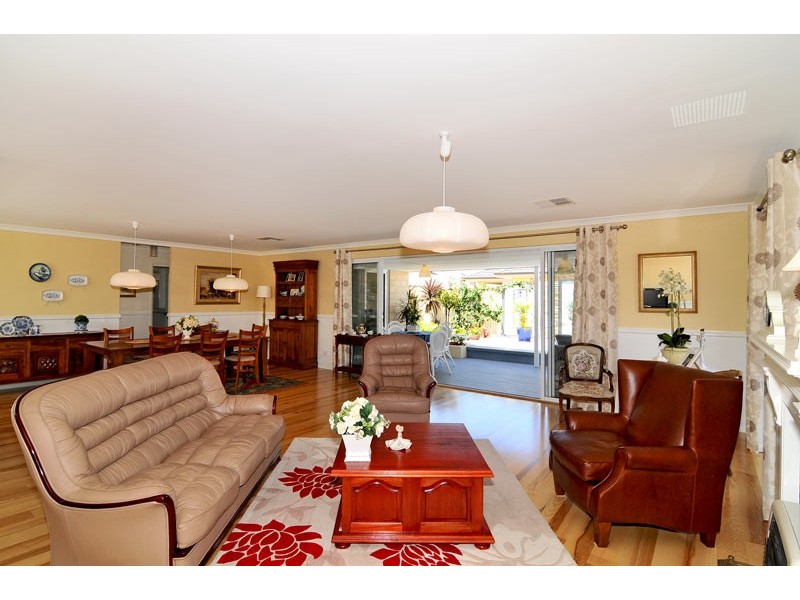 42 Enterprise Avenue, Falcon WA 6210