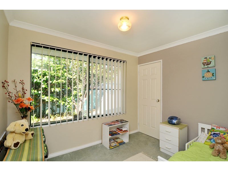 9 Wintersweet Place, Halls Head WA 6210