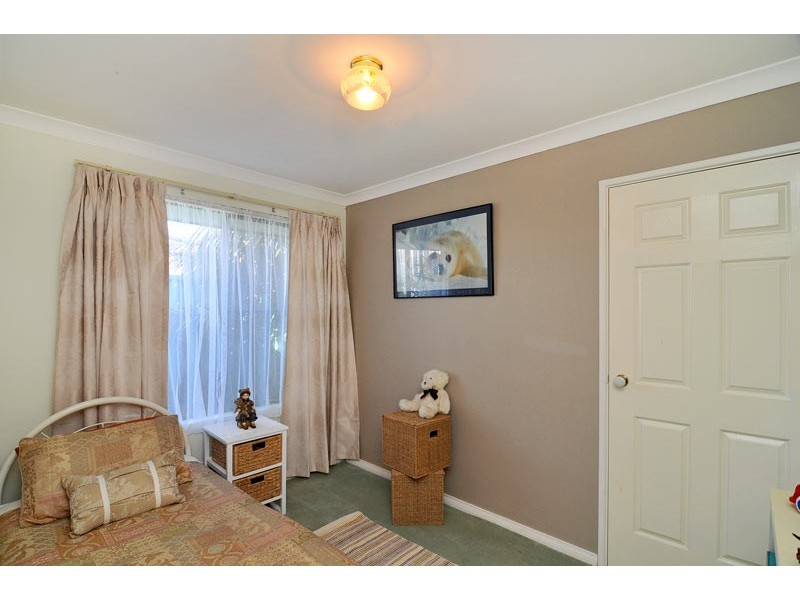 9 Wintersweet Place, Halls Head WA 6210