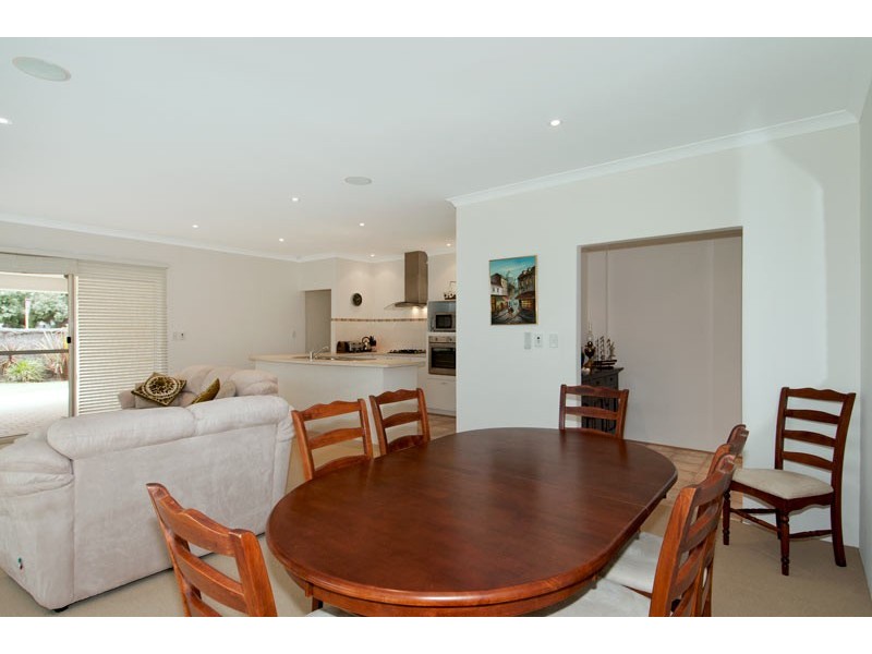 8 Onslow Court, Erskine WA 6210