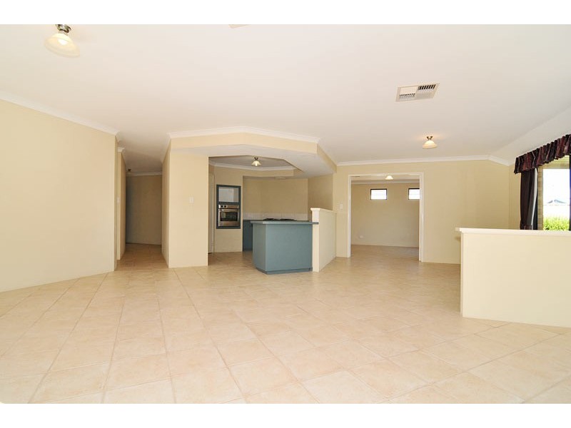 15 Vlamingh Gate, Dudley Park WA 6210