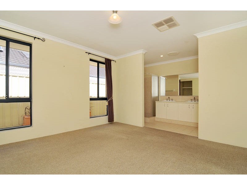 15 Vlamingh Gate, Dudley Park WA 6210