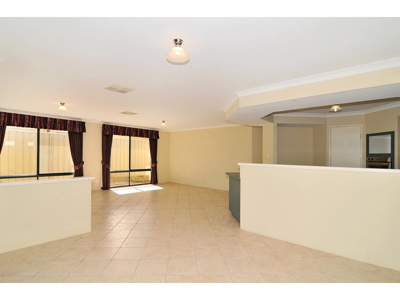 15 Vlamingh Gate, Dudley Park WA 6210