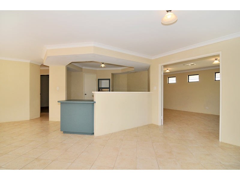 15 Vlamingh Gate, Dudley Park WA 6210