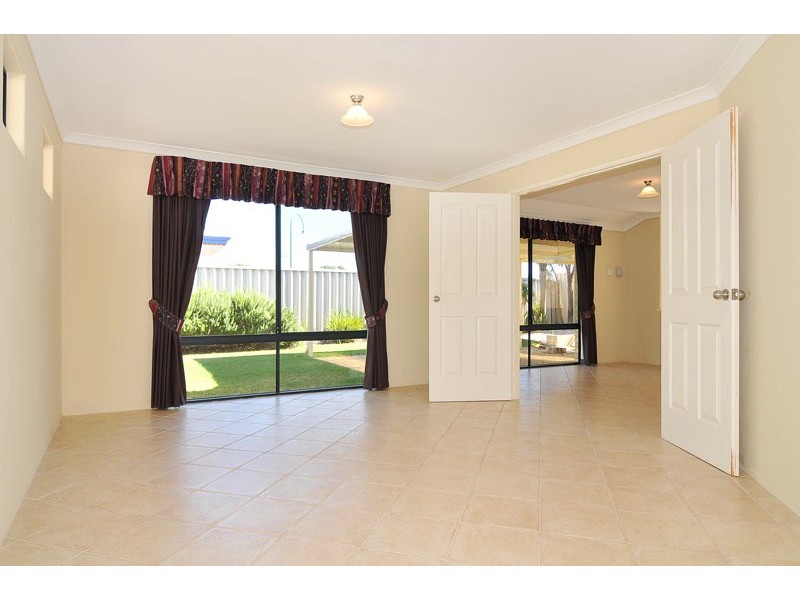 15 Vlamingh Gate, Dudley Park WA 6210