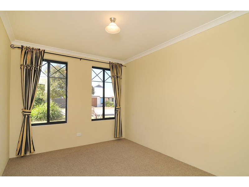 15 Vlamingh Gate, Dudley Park WA 6210