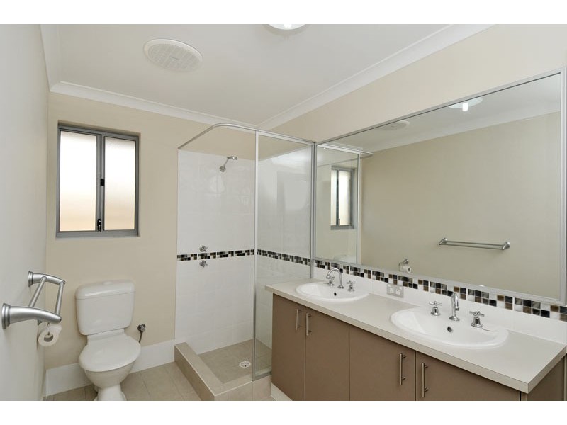 18 Anhinga Trail, Dudley Park WA 6210