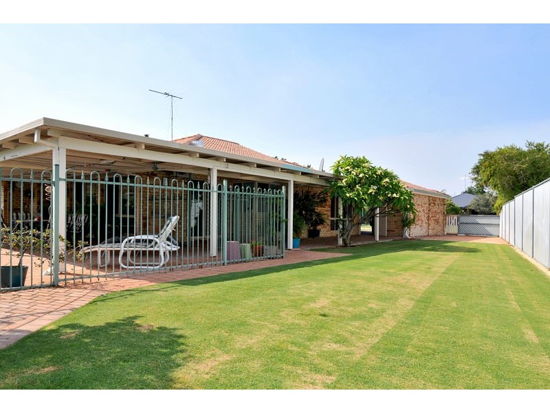 2 Turnberry Close, Meadow Springs WA 6210