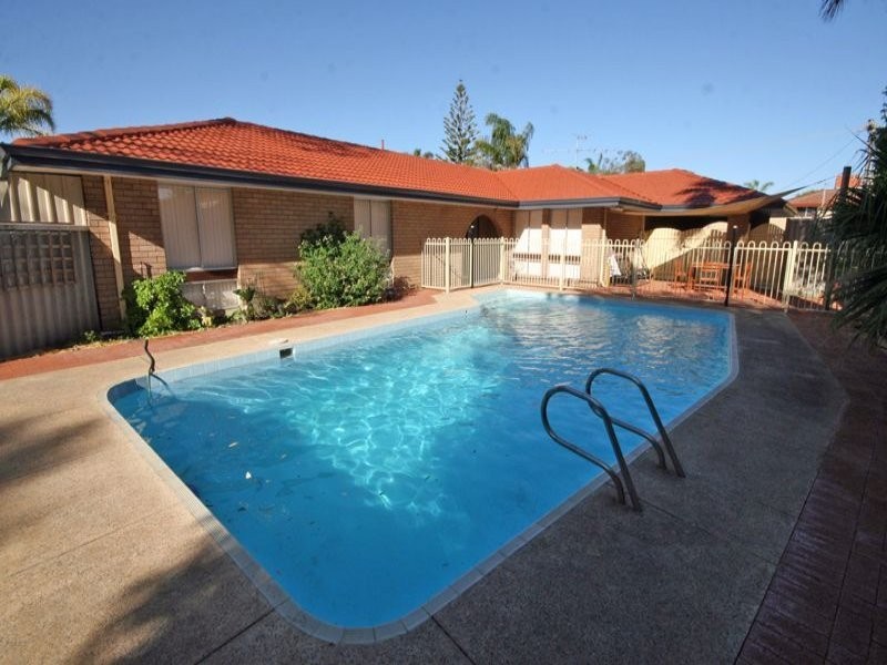 27 Sievewright Street, Silver Sands WA 6210